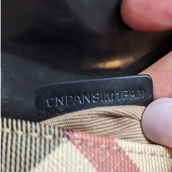 Burberry Wristlet with COA - Picture 4 of 6